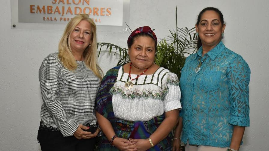 Rigoberta Menchú llega a República Dominica para participar en “Mujeres de éxito”