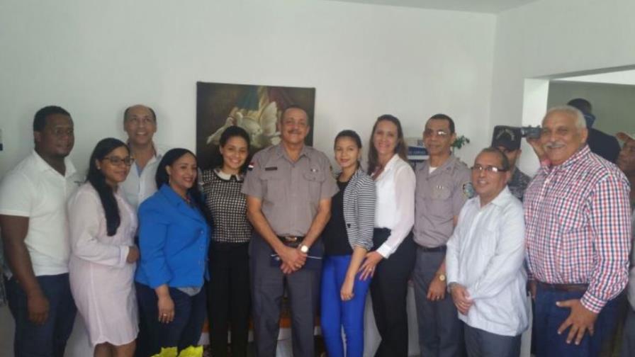 El director de la Policía se reúne en provincia Hermanas Mirabal con autoridades locales