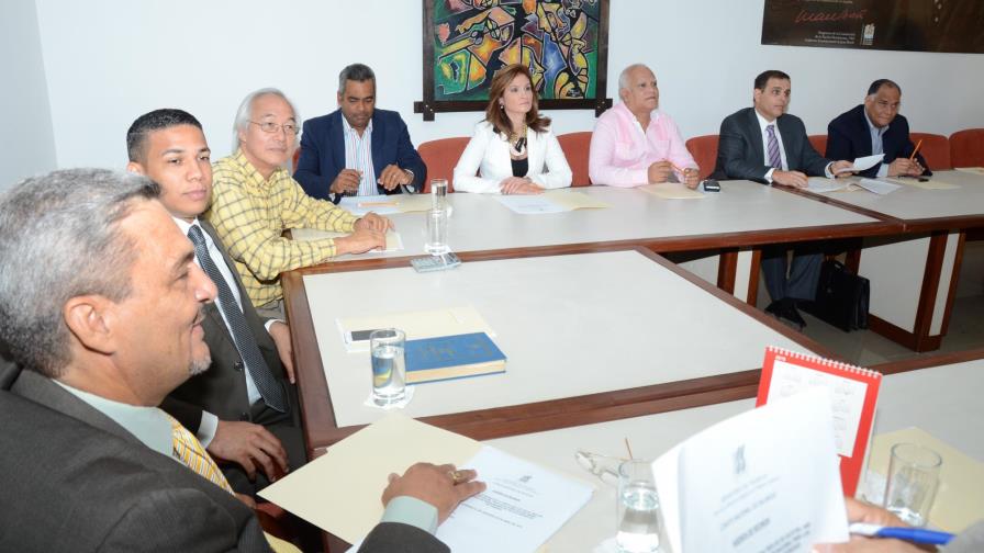 Discutirán un aumento salarial para el sector privado el miércoles