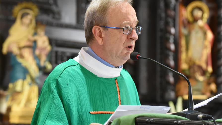 Párroco de San Cristóbal aprovecha misa por la Constitución para hacerle demandas al Gobierno Párroco de San Cristóbal aprovecha misa por la Constitución para hacerle demandas al Gobierno