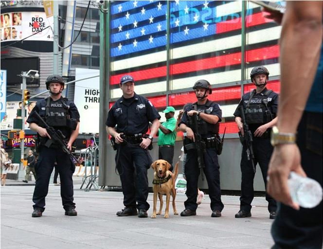 Más de cinco mil policías antiterrorismo protegen a Nueva York en día de elecciones 