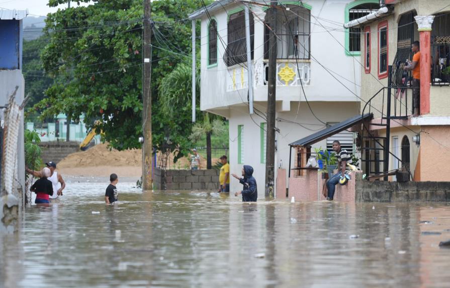 Las inundaciones afectan a Puerto Plata, el COE emite alerta roja