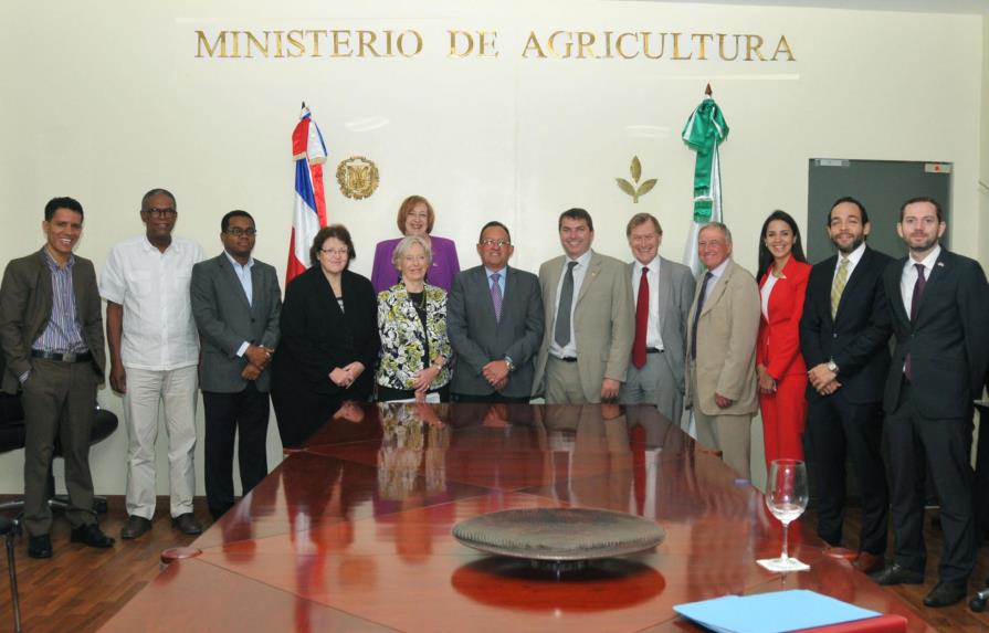 Delegación del Reino Unido visita el Ministerio de Agricultura