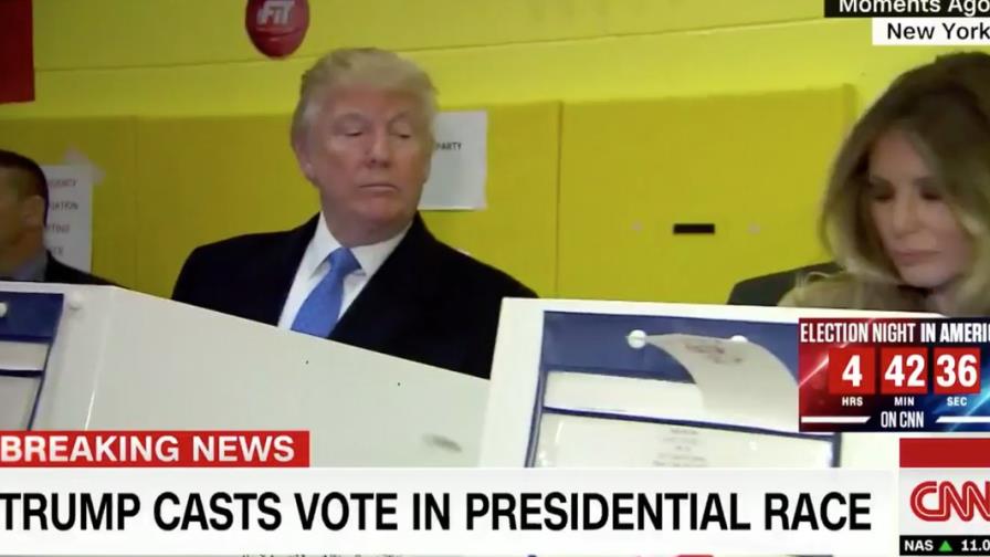 Donald Trump “brecha” a su esposa mientras vota