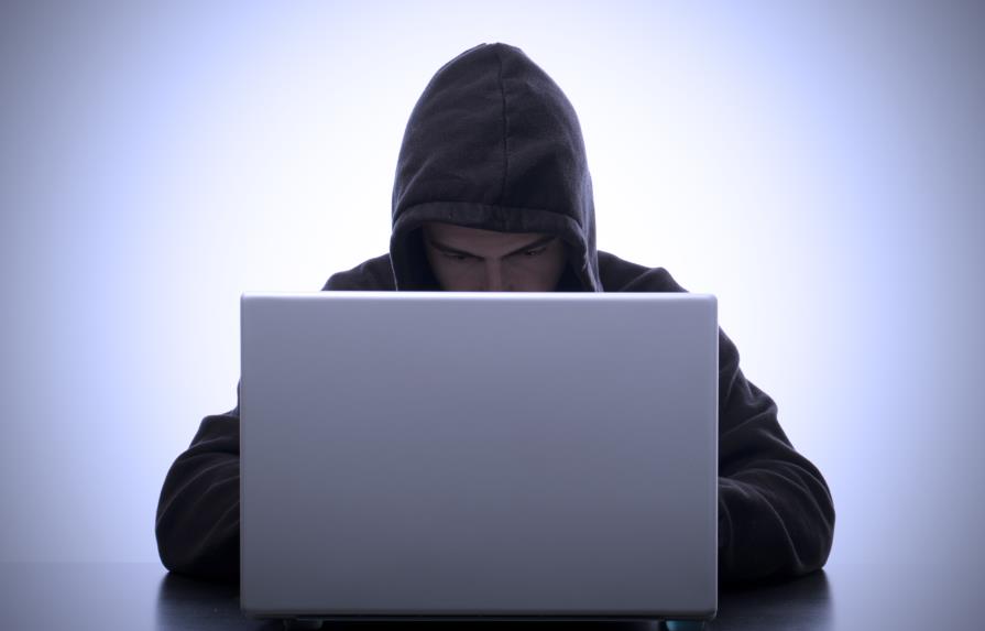 Cuidado con depositar dinero a desconocidos vía internet; apresan a uno por fraudes