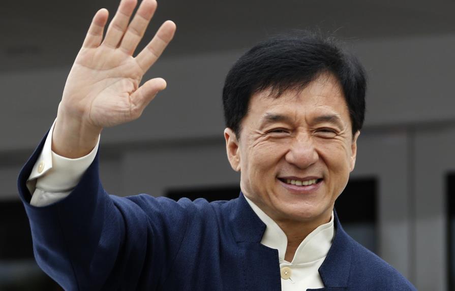 Jackie Chan, un actor de 50 años de carrera que mantiene su humildad 