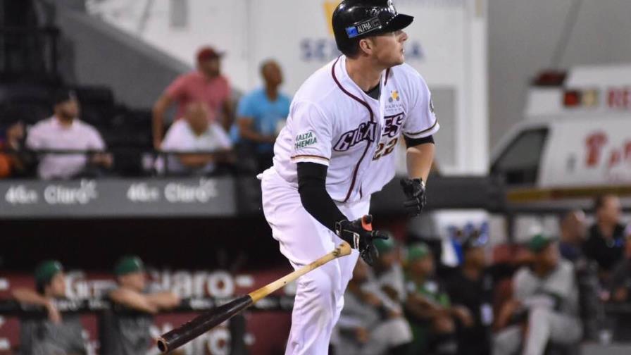 Los Gigantes aplastan a las Estrellas y se alejan en el primer lugar Los Gigantes aplastan a las Estrellas y se alejan en el primer lugar