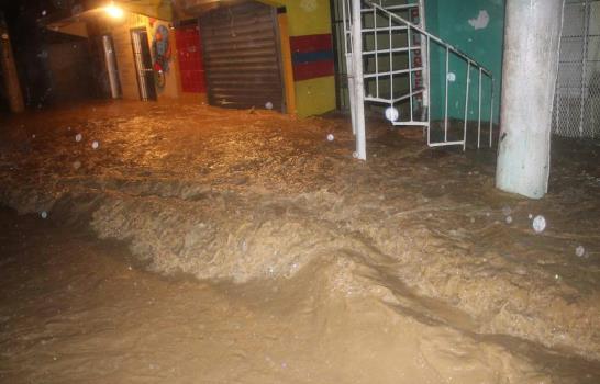 Residentes de Puerto Plata tratan de volver a la normalidad; siguen con “el agua al cuello”