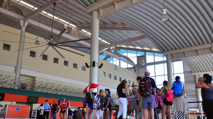 Por el aeropuerto del Cibao se moviliza un millón de pasajeros al año