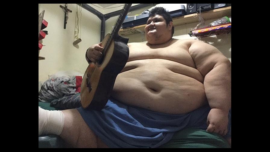 Intentarán reducir obesidad de hombre de 500 kilos en Guadalajara