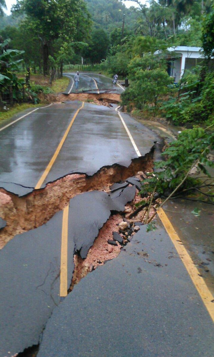 Se hunden tramos de dos carreteras en Samaná; hay varias localidades incomunicadas