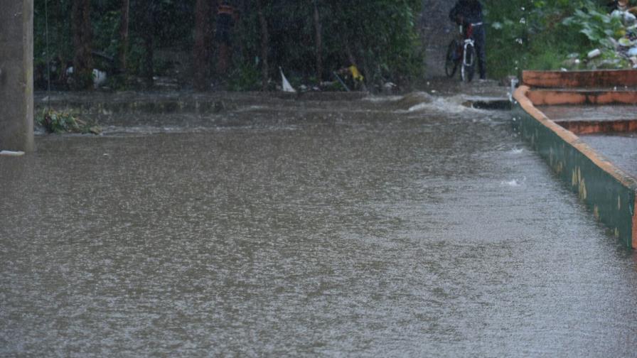Lluvias destruyen 40 viviendas y afectan ocho puentes Lluvias destruyen 40 viviendas y afectan ocho puentes