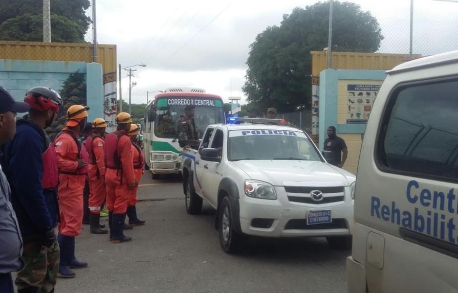 Evacuan reclusas de Rafey por desagüe en presa Tavera