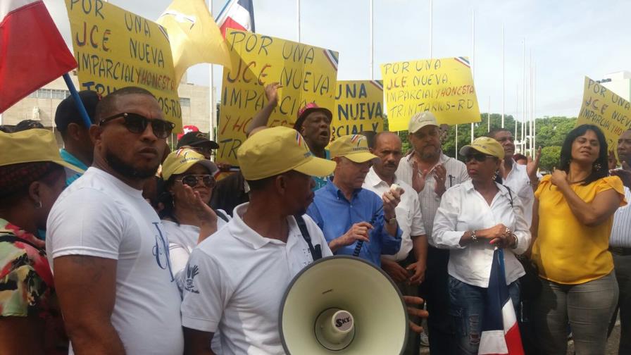 Demandan frente al Congreso Nacional una JCE imparcial 
