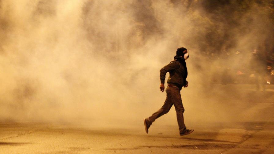 Enfrentamientos en Atenas entre Policía y manifestantes contra visita de Obama