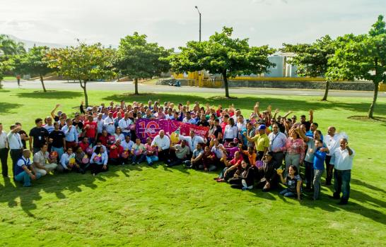 La empresa Hanesbrands celebra 10 años en dos ríos en Bonao