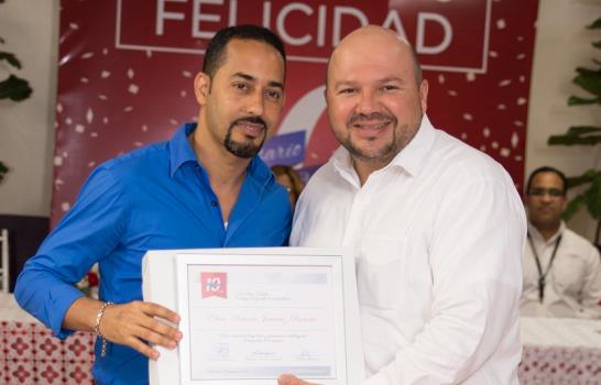 La empresa Hanesbrands celebra 10 años en dos ríos en Bonao