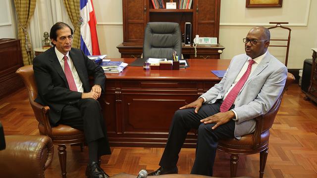 Gobierno y alcalde de Santo Domingo Este coordinan iniciativas para Ciudad Juan Bosch