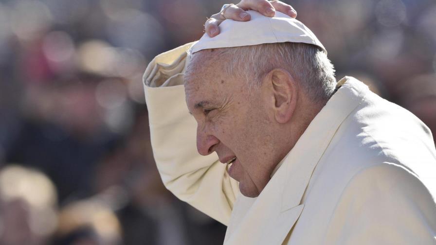 Cardenales se rebelan ante el papa Francisco y lo acusan de hereje