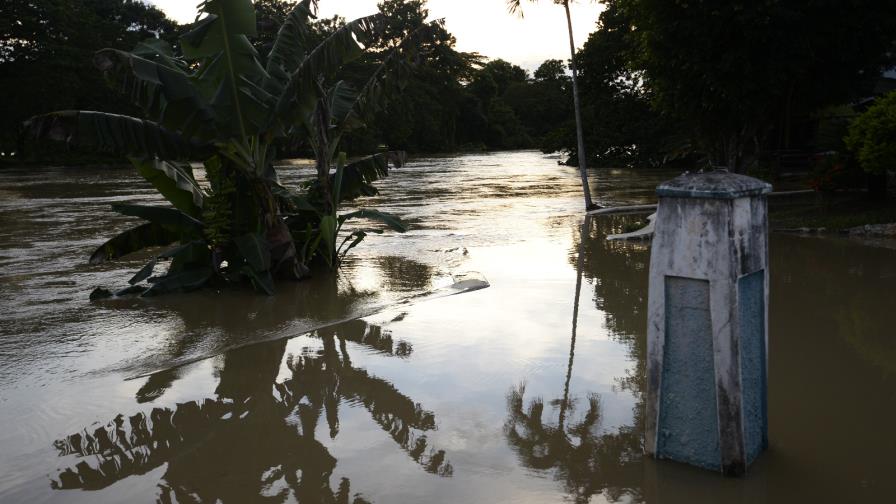 Unas 10,945 personas siguen fuera de sus hogares por las lluvias