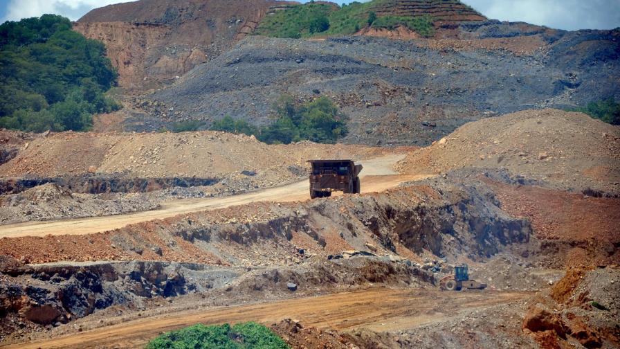 Trabajadores de Barrick Gold protestaron hoy por el despido de 40 miembros