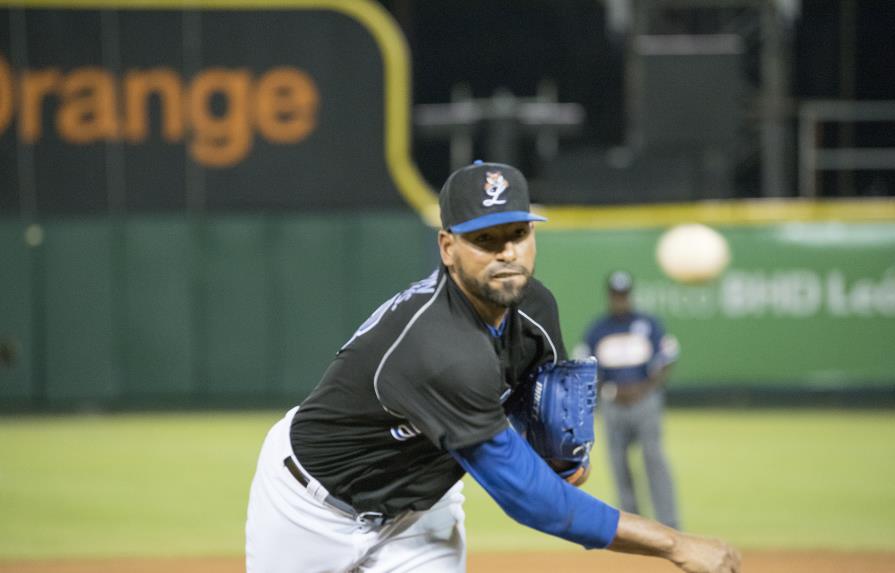 Los Tigres del Licey vencen a los Gigantes, y pasan al primer lugar 