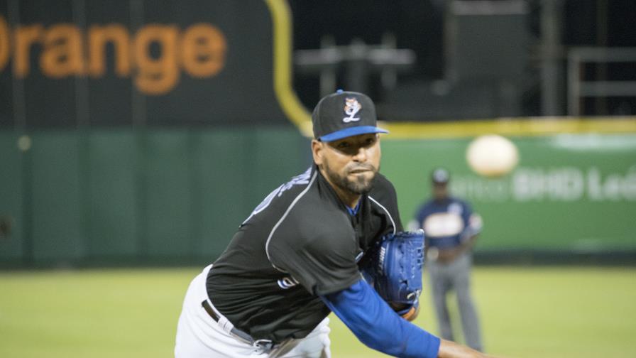 Los Tigres del Licey vencen a los Gigantes, y pasan al primer lugar 