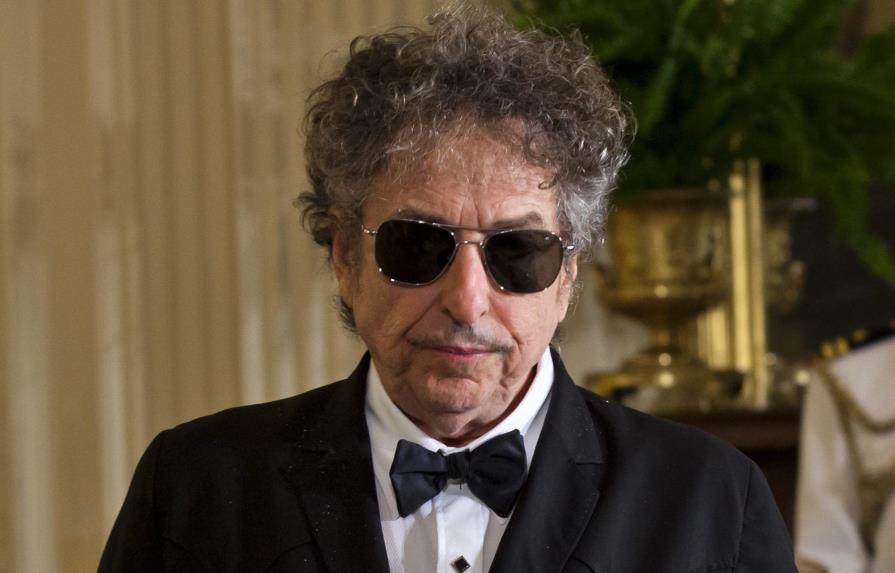Academia confía en que Dylan pueda recoger el Nobel en Estocolmo en primavera