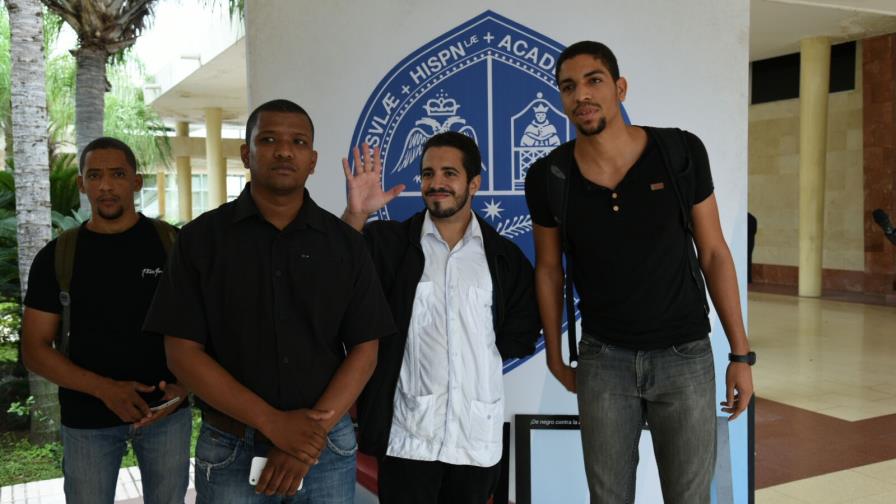 Realizan protesta pacífica para reclamar el fin de la violencia en la UASD