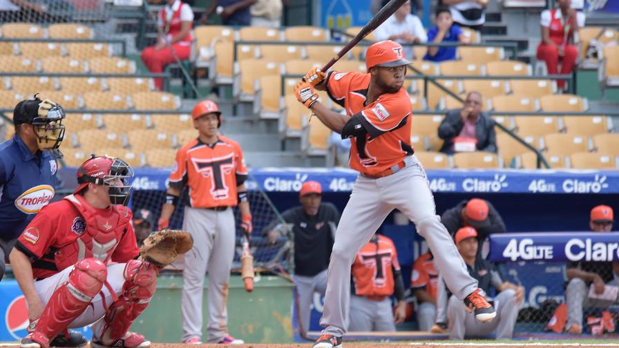 Los Toros presionan desde el sótano