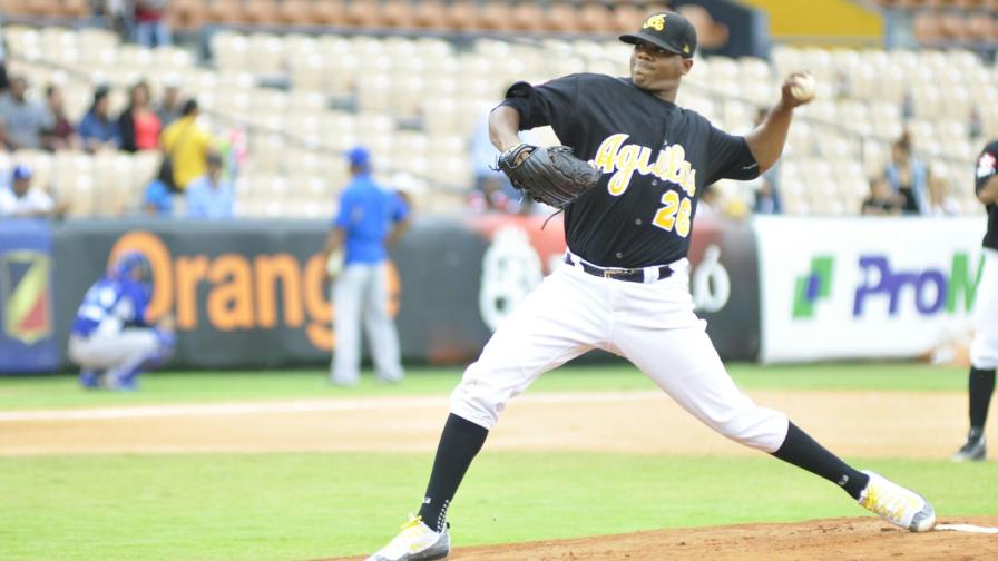 El pitcheo de Roenis Elías fue  clave en el triunfo de Aguilas