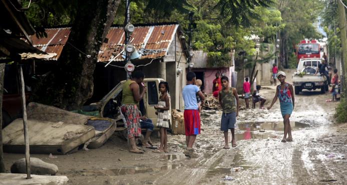 Aumentan provincias bajo alerta y personas desplazadas por las lluvias