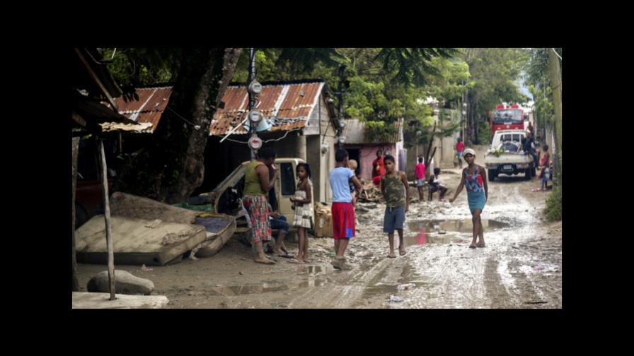 Aumentan provincias bajo alerta y personas desplazadas por las lluvias