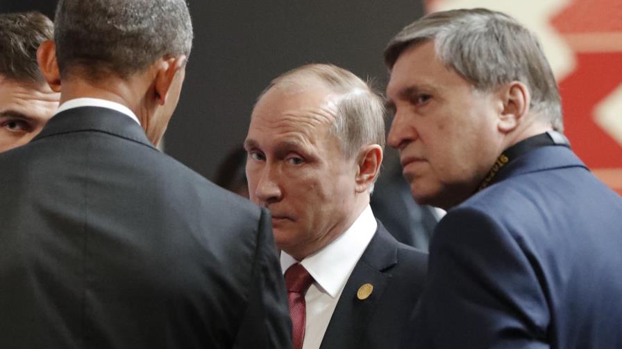 Obama y Putin dialogan brevemente sobre Ucrania y Siria en el marco del APEC
