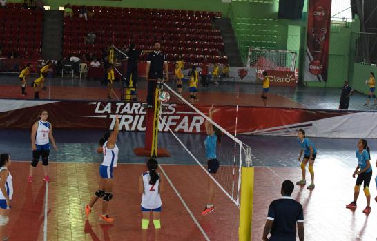 Notre Dame, Metas y Calasanz avanzan en el voleibol Claro intercolegial femenino Notre Dame, Metas y Calasanz avanzan en el voleibol Claro intercolegial femenino