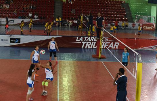 Notre Dame, Metas y Calasanz avanzan en el voleibol Claro intercolegial femenino Notre Dame, Metas y Calasanz avanzan en el voleibol Claro intercolegial femenino