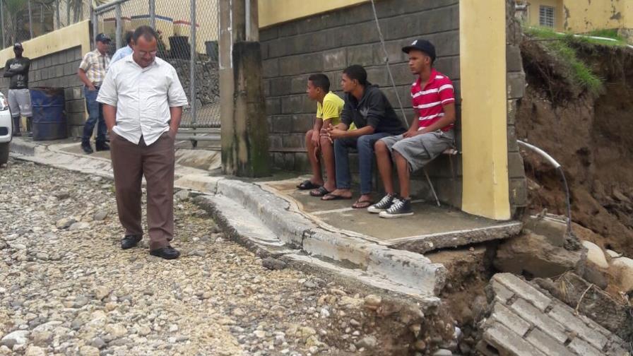 Educación convoca a clases este lunes con excepción de centros escolares que no estén aptos