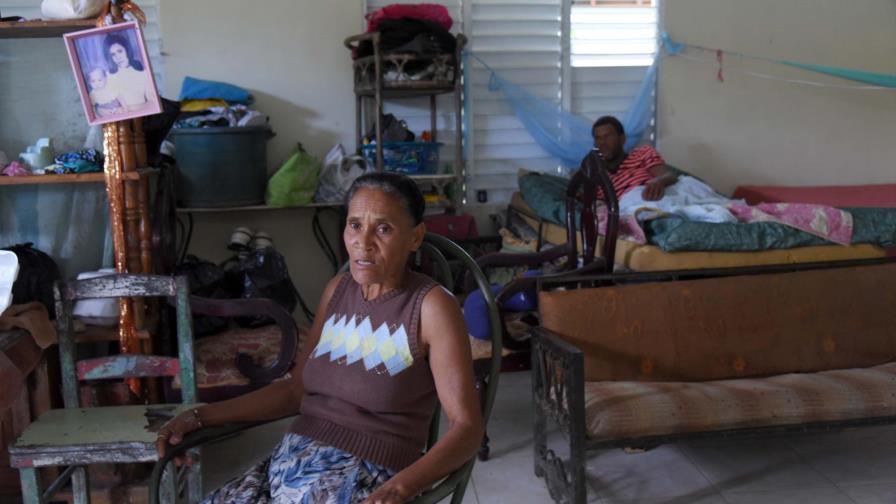 Damnificados denuncian penurias en refugios de Moca