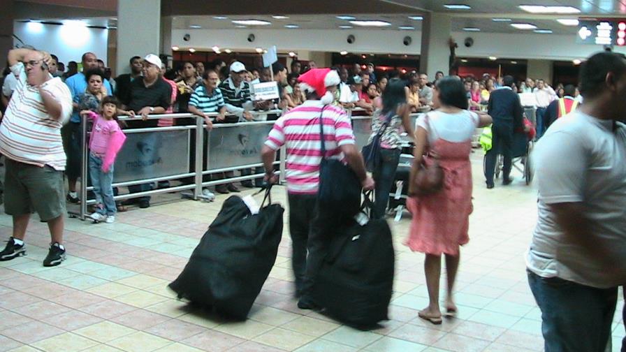 DGA anuncia facilidad dominicanos que envíen regalos en Navidad DGA anuncia facilidad dominicanos que envíen regalos en Navidad