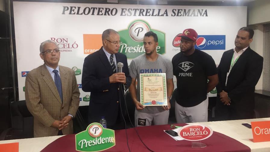 Escogen a Roenis Elías como Pelotero Estrella de la Semana 