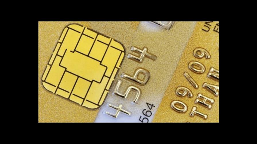 Cinco años de prisión y 200 salarios mínimos a camarero que clonaba tarjetas