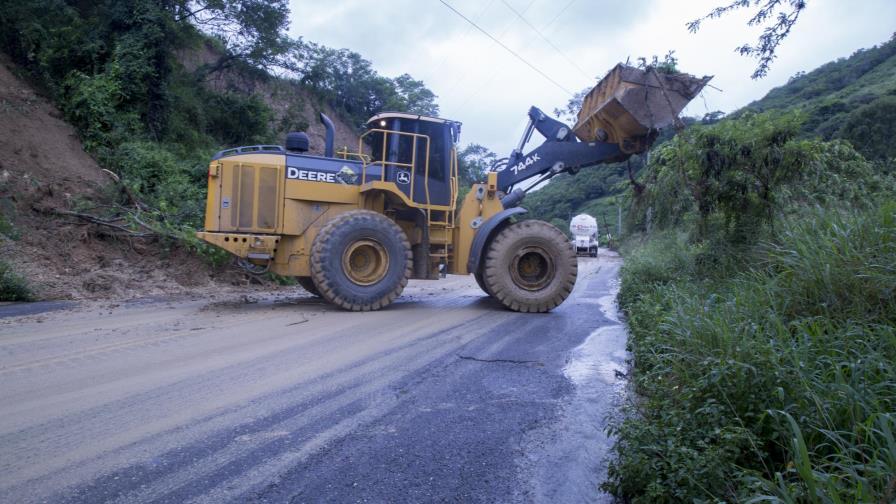 Presidente trabajará en paliar daños; Salud Pública pide vigilar casos febriles Presidente trabajará en paliar daños; Salud Pública pide vigilar casos febriles