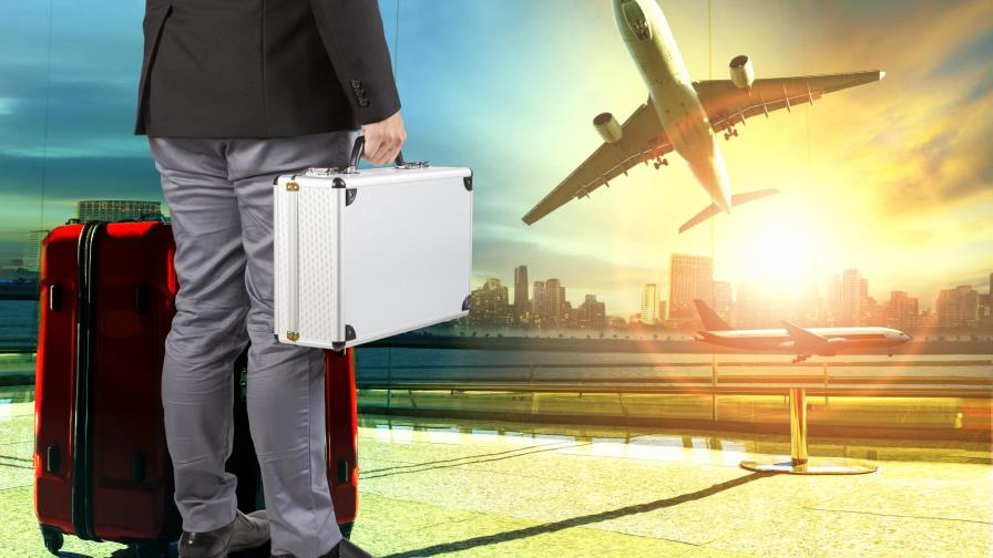 El “jet lag” aumenta el riesgo del cáncer de hígado, según estudio 