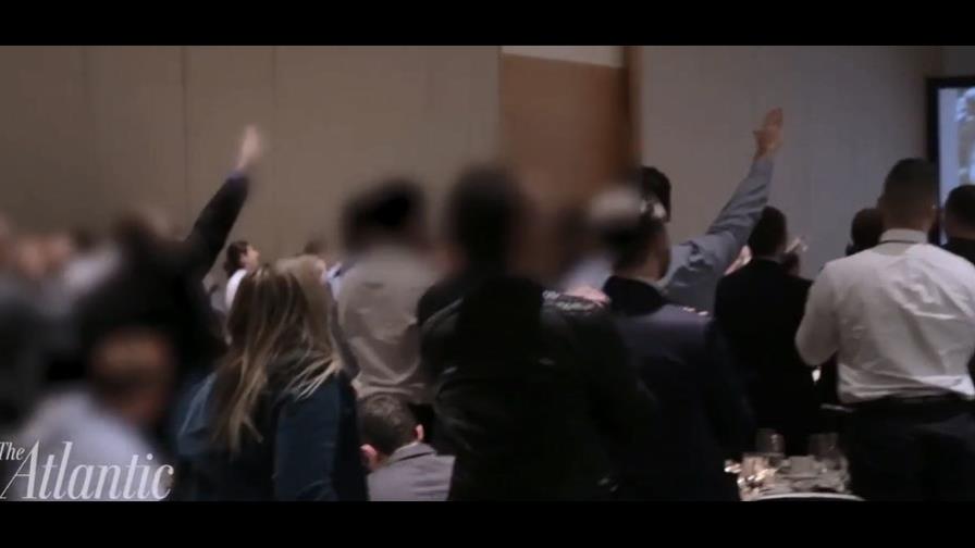 Alemania: Saludos nazis en acto en EE.UU. son “repugnantes” 