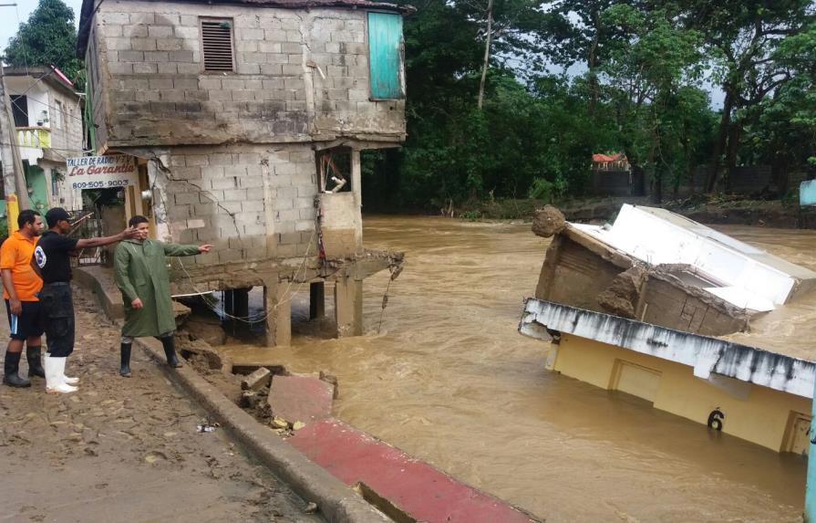 Dominicanos en Puerto Rico en acción para ayudar a sus compatriotas