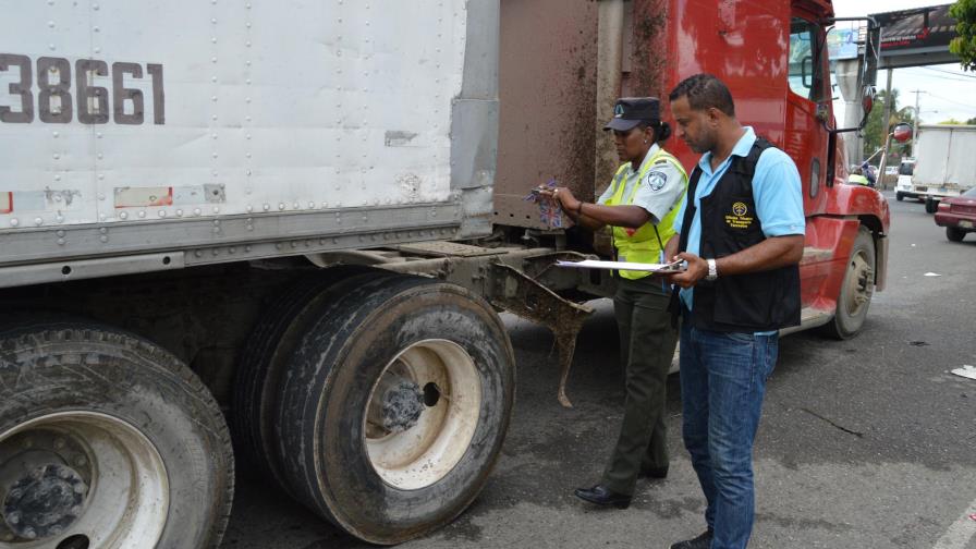 OTTT y AMET supervisan vehículos 
OTTT y AMET supervisan vehículos en busca de reducir accidentes de tránsito
