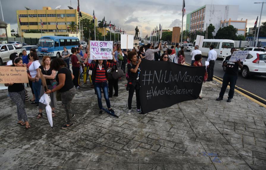 Actos por la No Violencia Contra Mujeres se matizan con protestas 
Actos conmemorativos del Día para la Eliminación de la  Violencia contra la Mujer se matizaron con protestas 