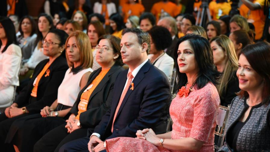 Procurador pide a fiscales ser más drásticos contra agresores de mujeres