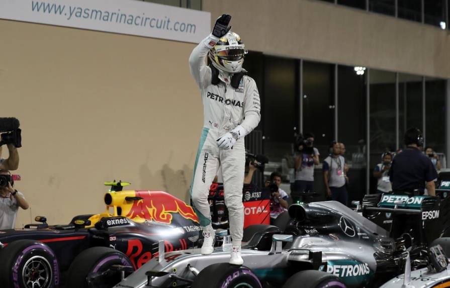 Lewis Hamilton toma la pole para GP de Abu Dabi 