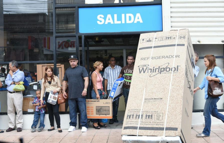 Por viernes Negro comercio sigue activo en Santiago